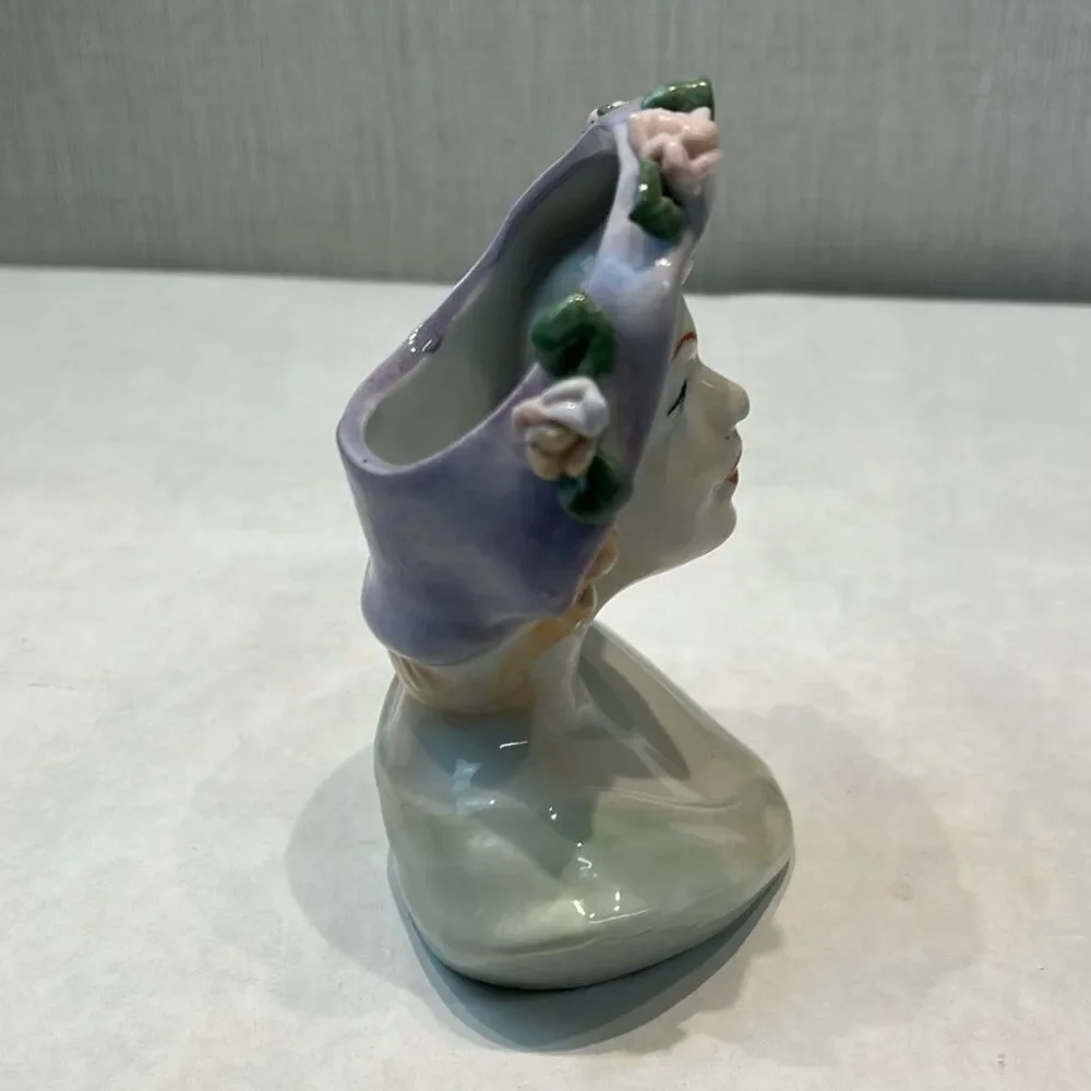 Vtg Lady Head Bust Vase Brush Holder Lilac Purple Hat Flowers - Picture 5 of 7
